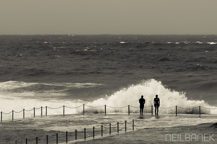 Chain Surfers